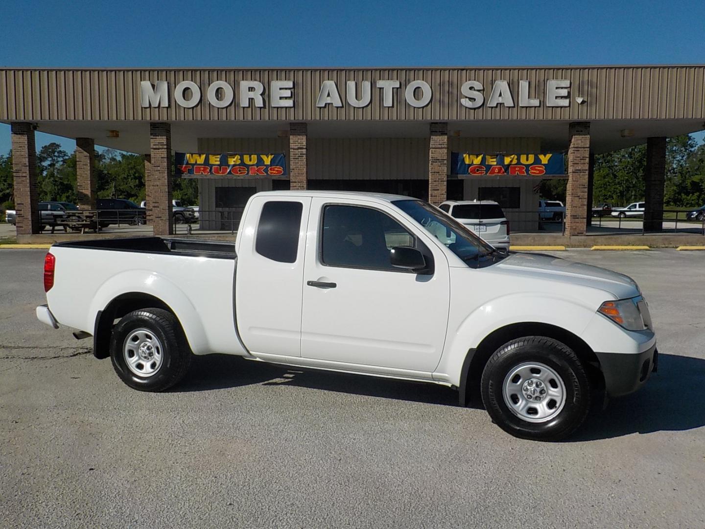 2019 White Nissan Frontier (1N6BD0CT9KN) with an 4 cyl engine, Auto transmission, located at 1617 W Church Street, Livingston, TX, 77351, (936) 327-3600, 30.710995, -94.951157 - Great lil gas saver truck!! - Photo#0